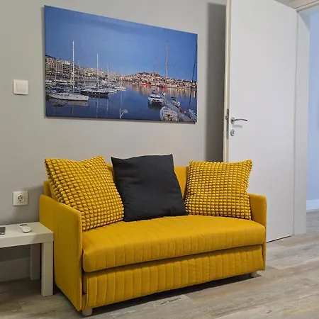 Kyana Luxury Kva דירה