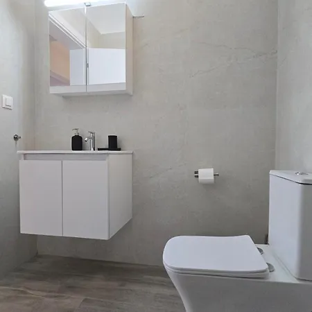 Kyana Luxury Kva *