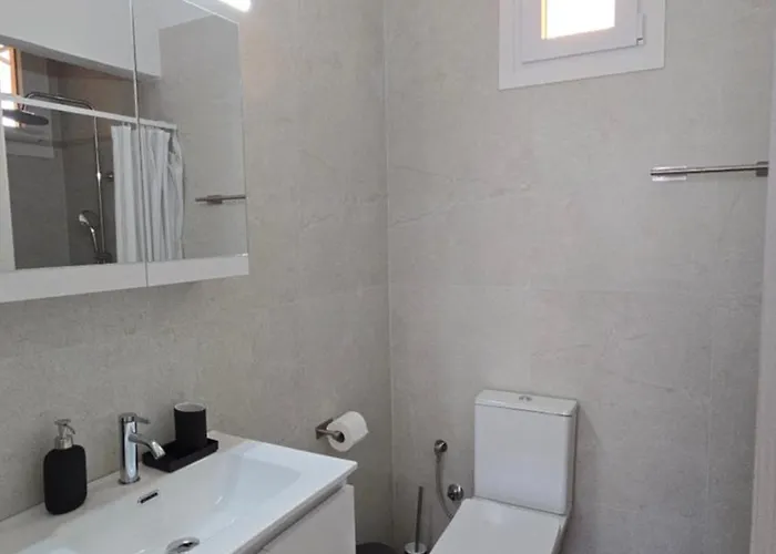 Kyana Luxury Kva דירה *