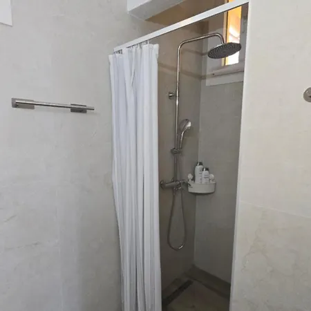 Kyana Luxury Kva شقة